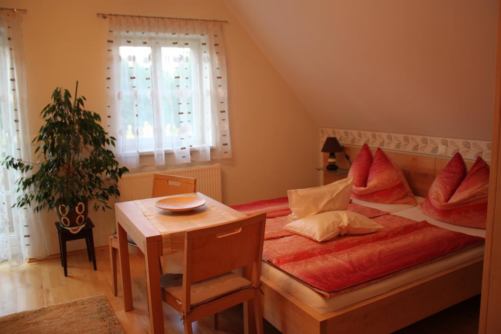 Buschenschank Orsl Wildbach Kültér fotó